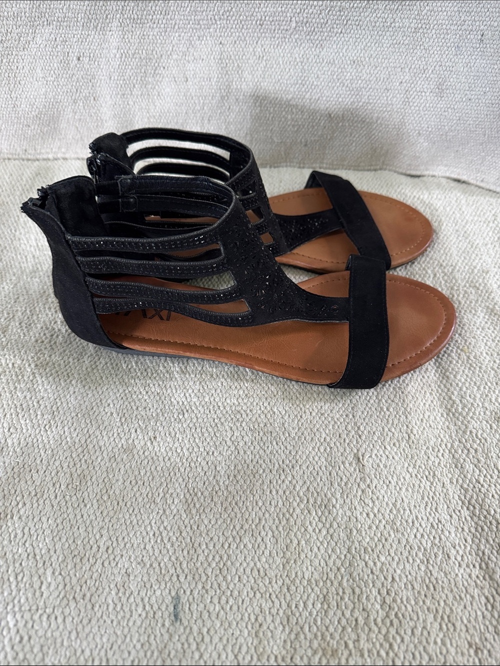 Taxi brand women’s size 41 black flats / slides / sandals
